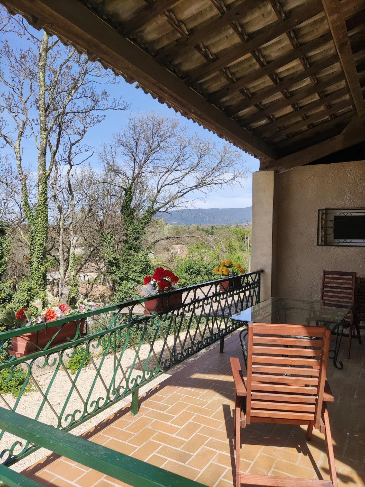 Maison Confortable A Ansouis Dans Le Luberon Bagian luar foto