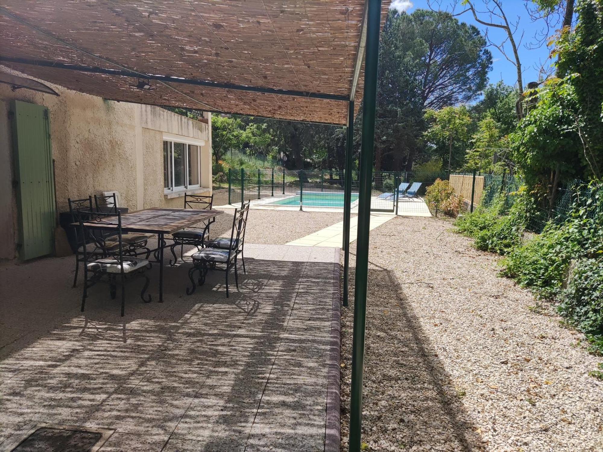 Maison Confortable A Ansouis Dans Le Luberon Bagian luar foto