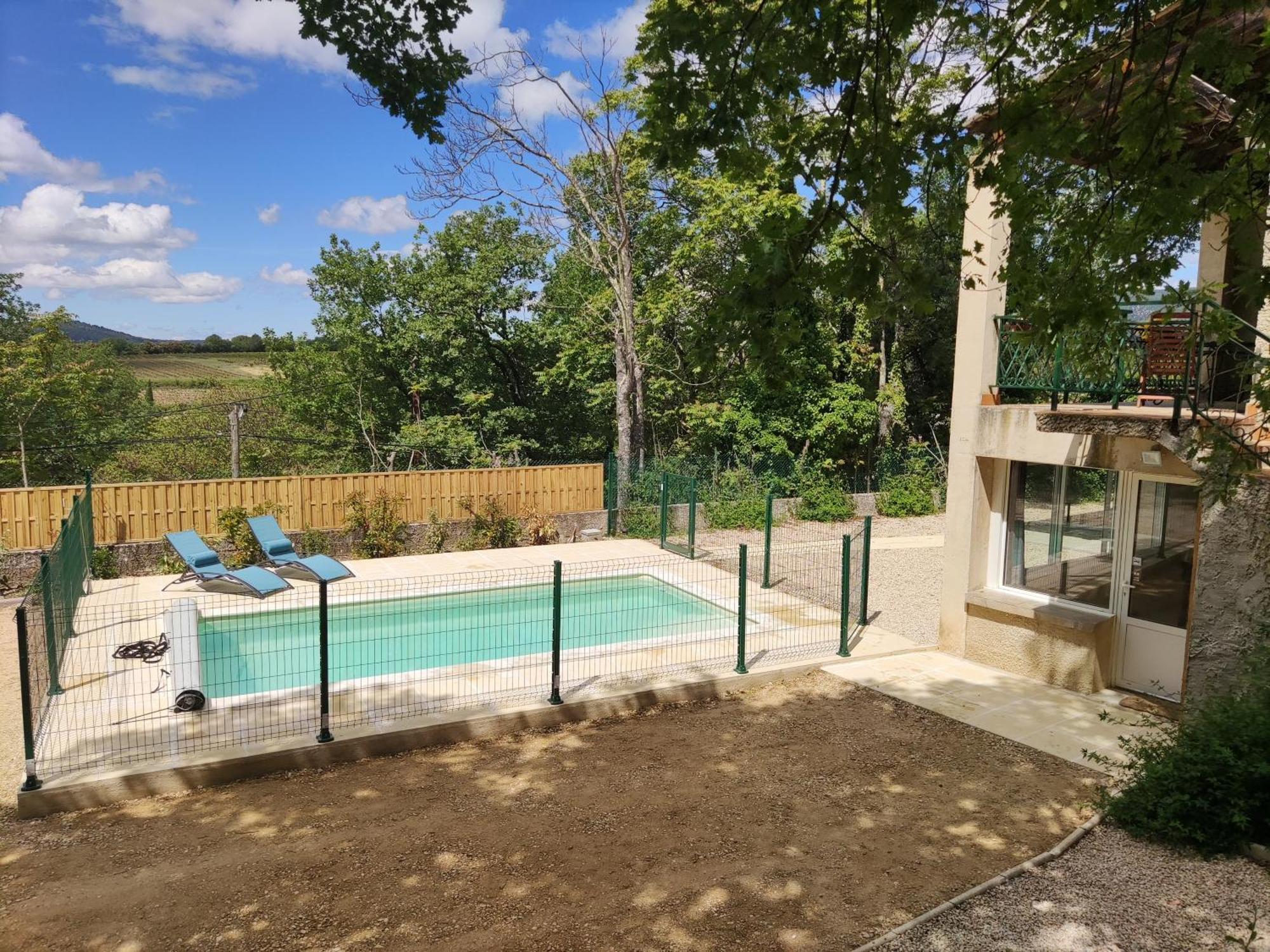 Maison Confortable A Ansouis Dans Le Luberon Bagian luar foto